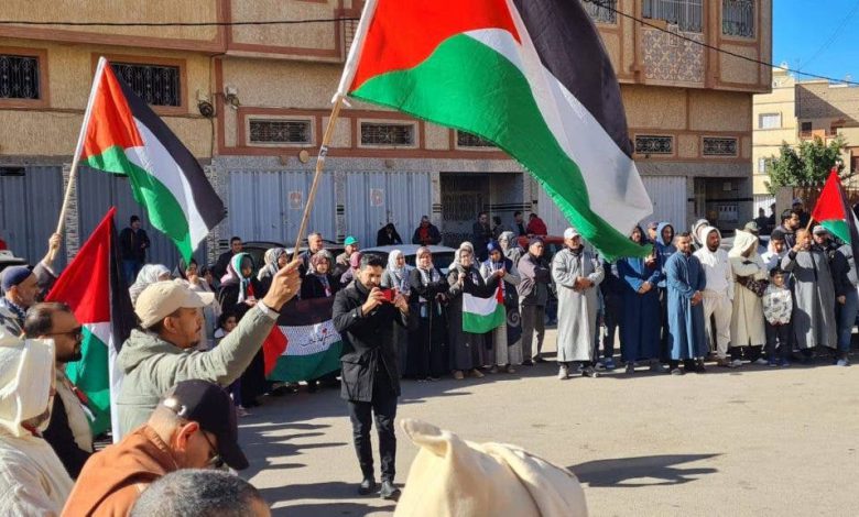 تضامن مغربي مع الفسطينيين واستنكار لمحرقة مستشفى كمال عدوان